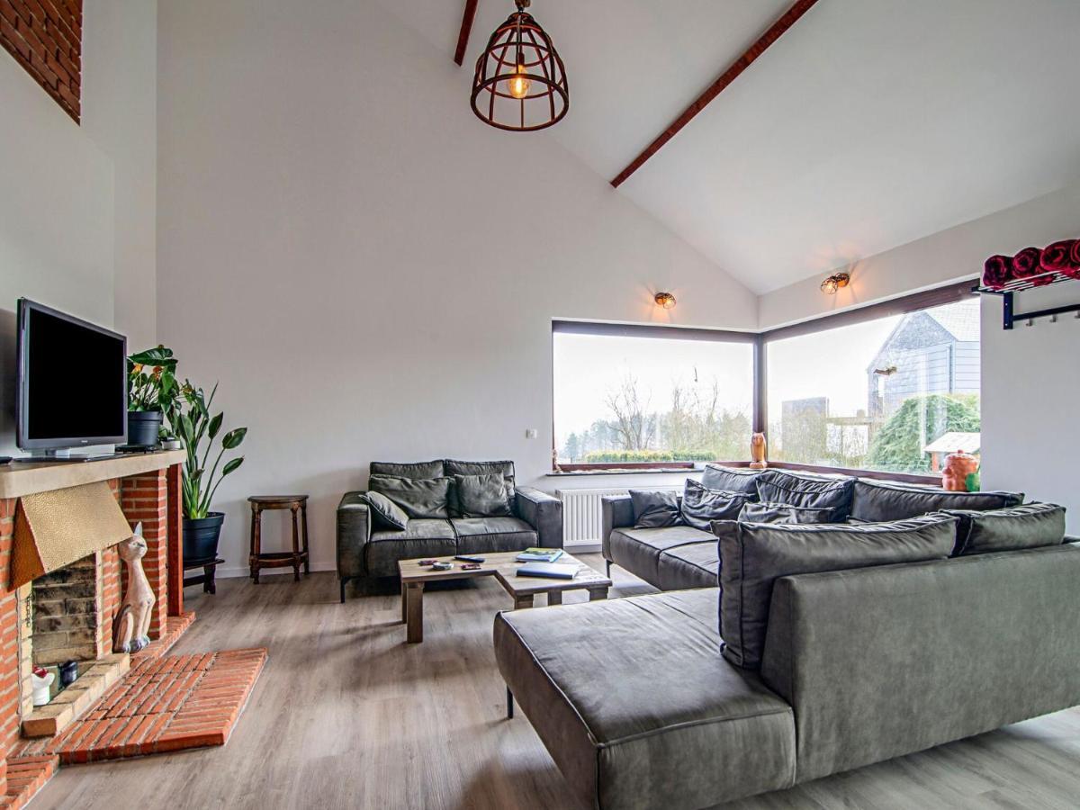 Beautiful And Spacious Holiday Home With P Tanque Court And Countryside Views Somme-Leuze Exterior foto